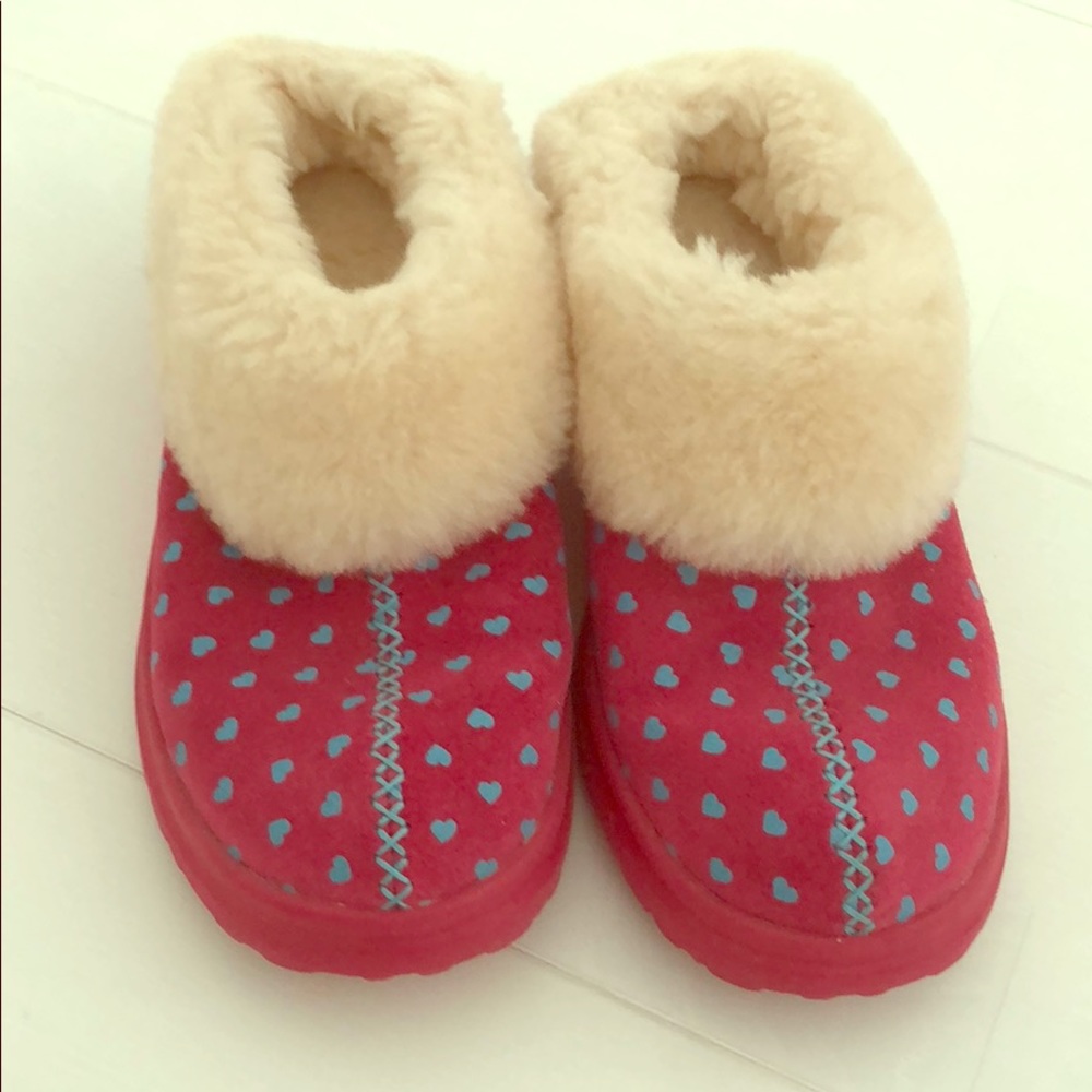 UGG